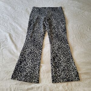 Maeve Anthropologie The Margot Black White Floral Kick Flare Cropped Pants XS